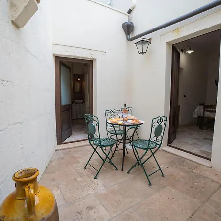 Corte San Giorgio Apartments- Happy *