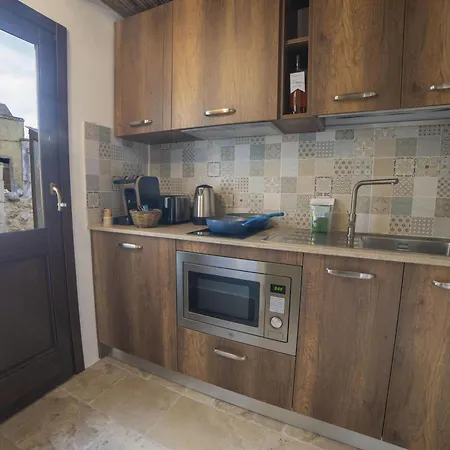 Corte San Giorgio Apartments- Happy