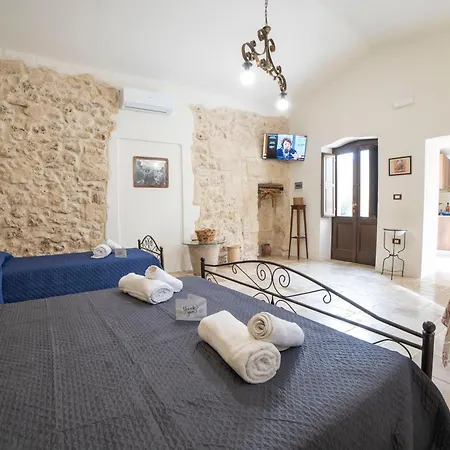 Corte San Giorgio Apartments- Happy